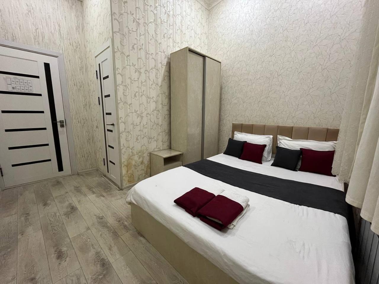 Fenix Hotel Tasjkent Buitenkant foto