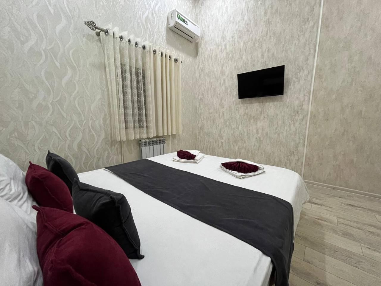 Fenix Hotel Tasjkent Buitenkant foto