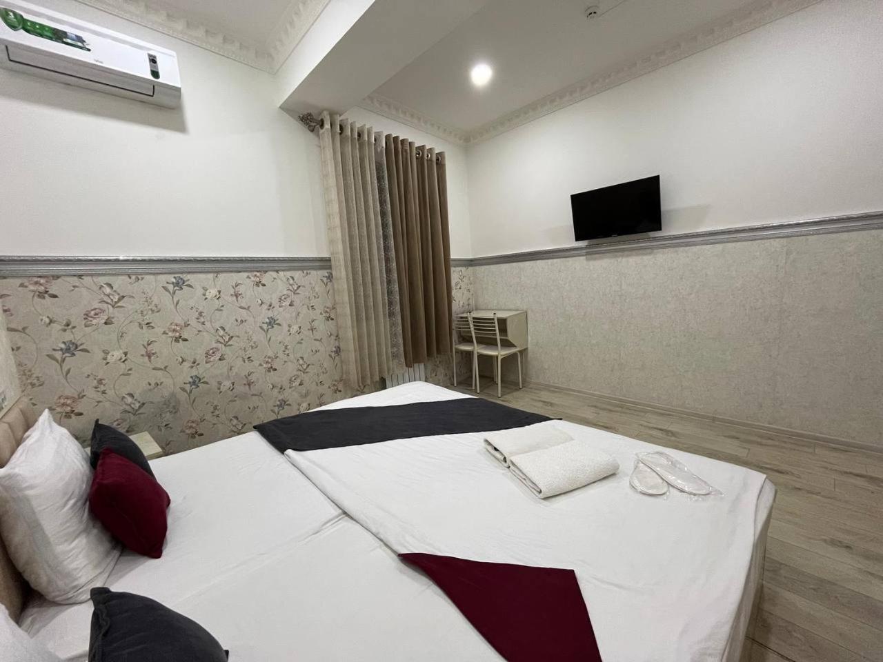 Fenix Hotel Tasjkent Buitenkant foto