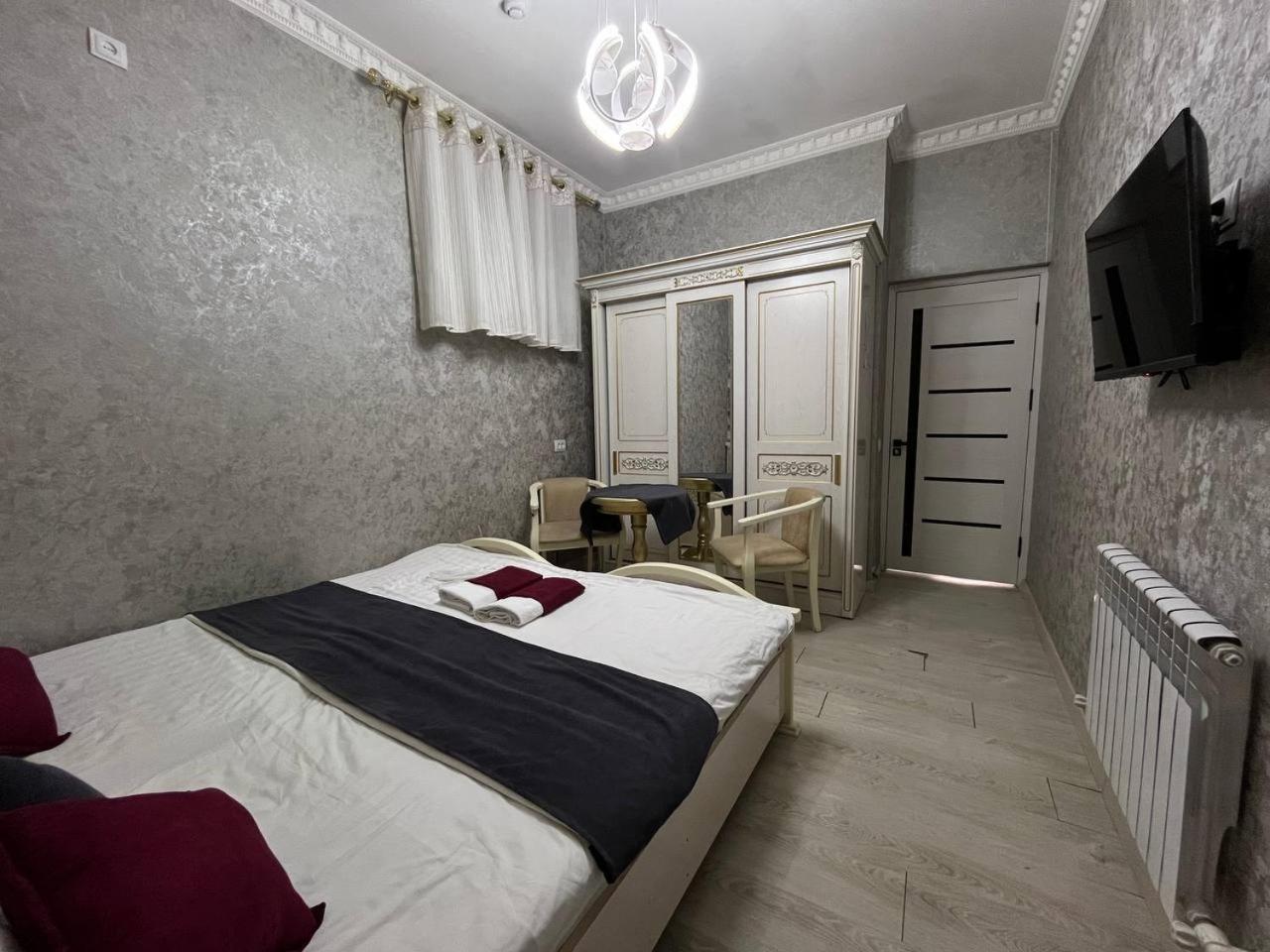 Fenix Hotel Tasjkent Buitenkant foto