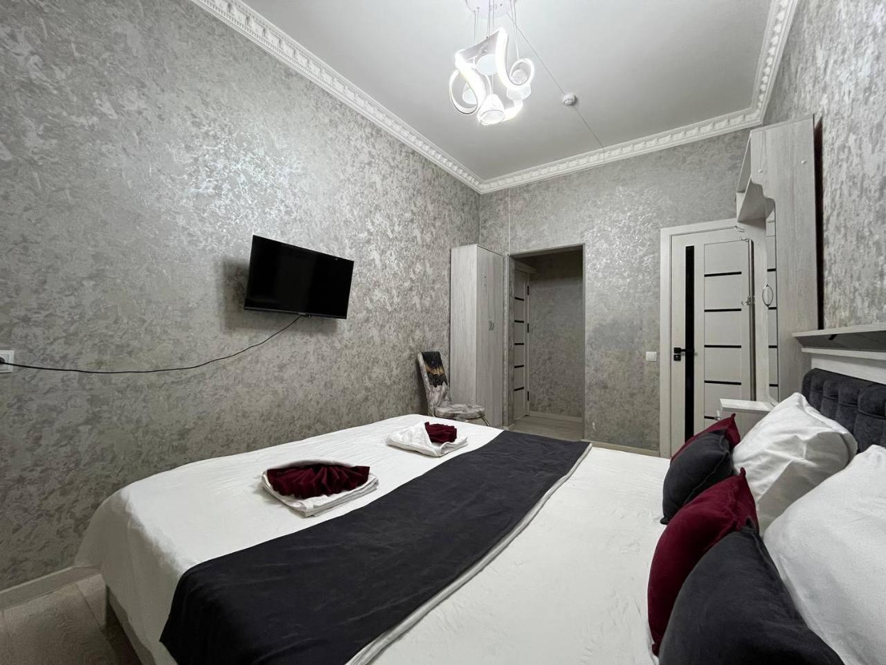 Fenix Hotel Tasjkent Buitenkant foto