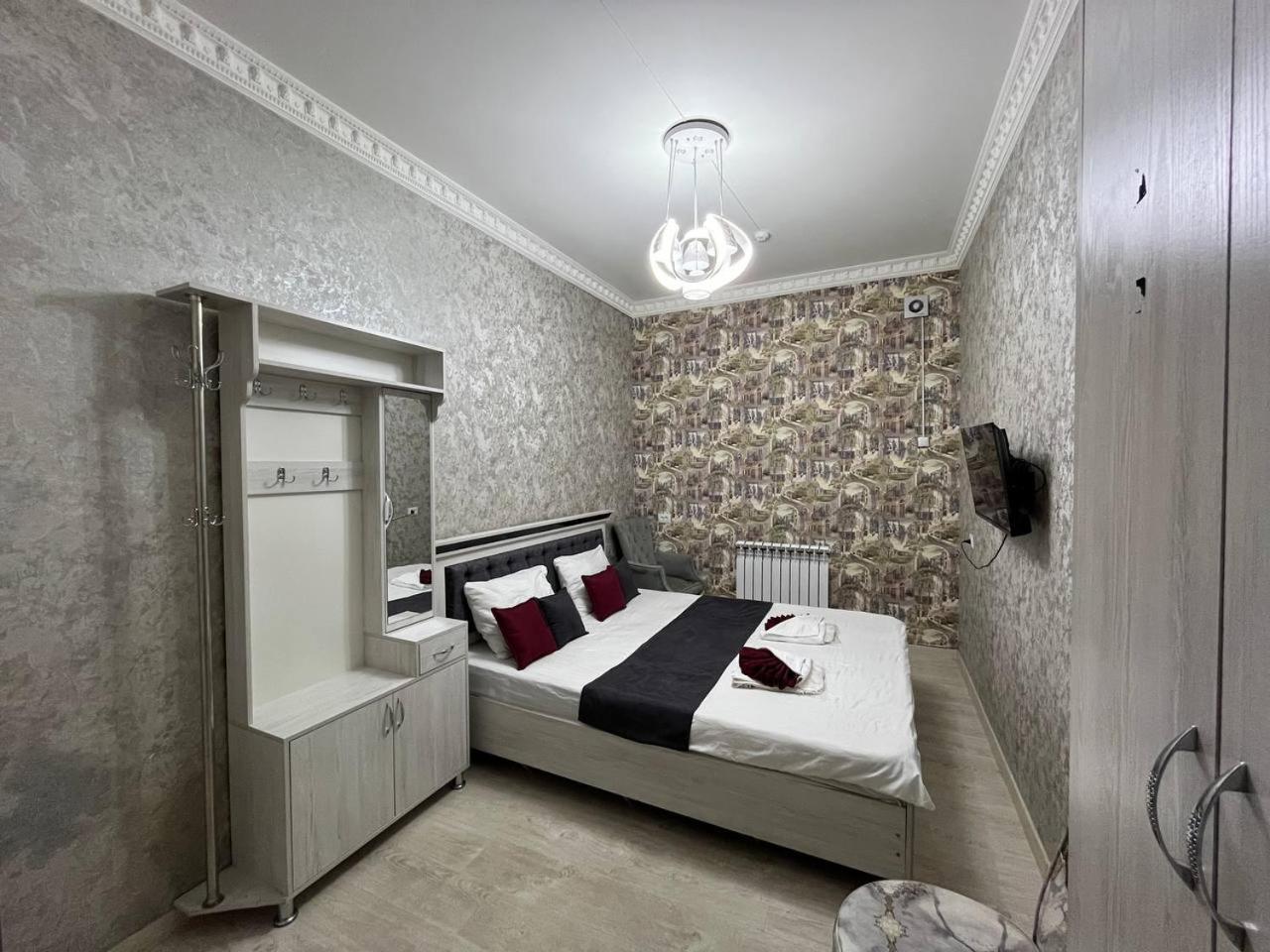 Fenix Hotel Tasjkent Buitenkant foto